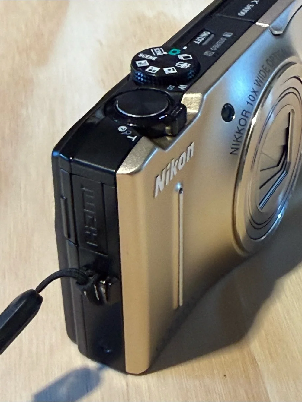 Nikon COOLPIX S8100 12.1MP Digital Camera BROKEN Top Button For-Parts/Repair!!